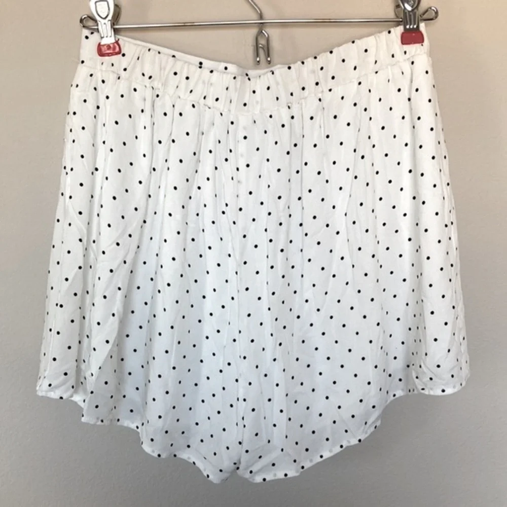 Black and White Polka Dot Shorts - Picture 3 of 4